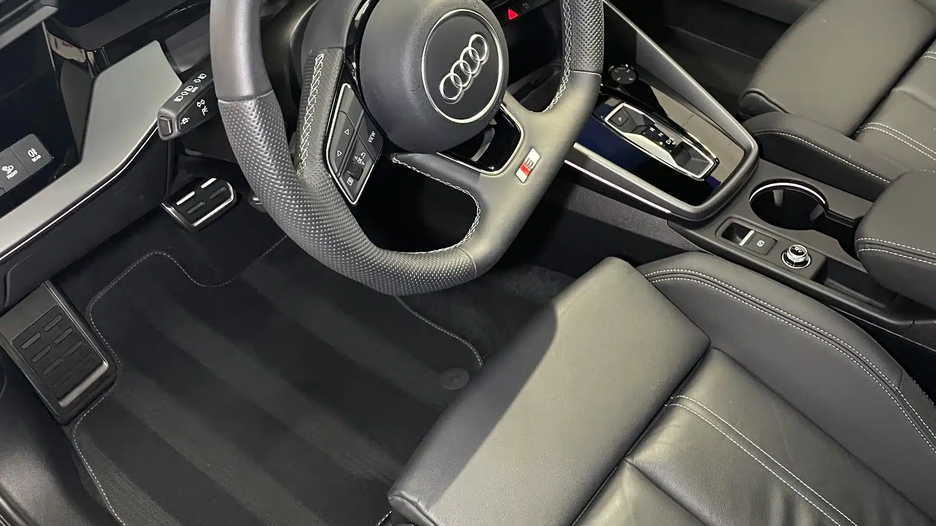 Nettoyage de voiture à domicile à Décines-Charpieu par Mery'clean