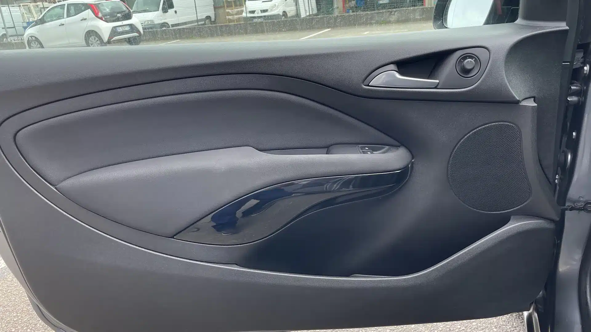 Nettoyage de voiture à domicile à Villeurbanne par Mery'clean